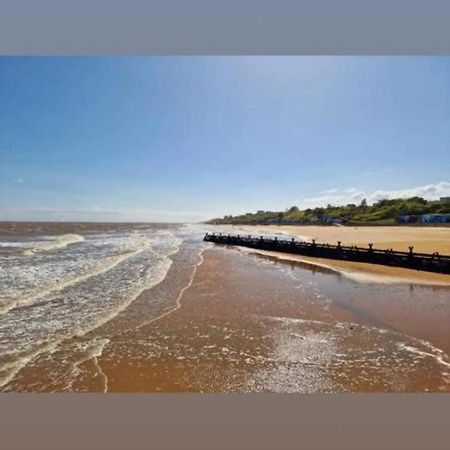Modern 3 Bedroom Caravan Near The Beach Walton-on-the-Naze Luaran gambar