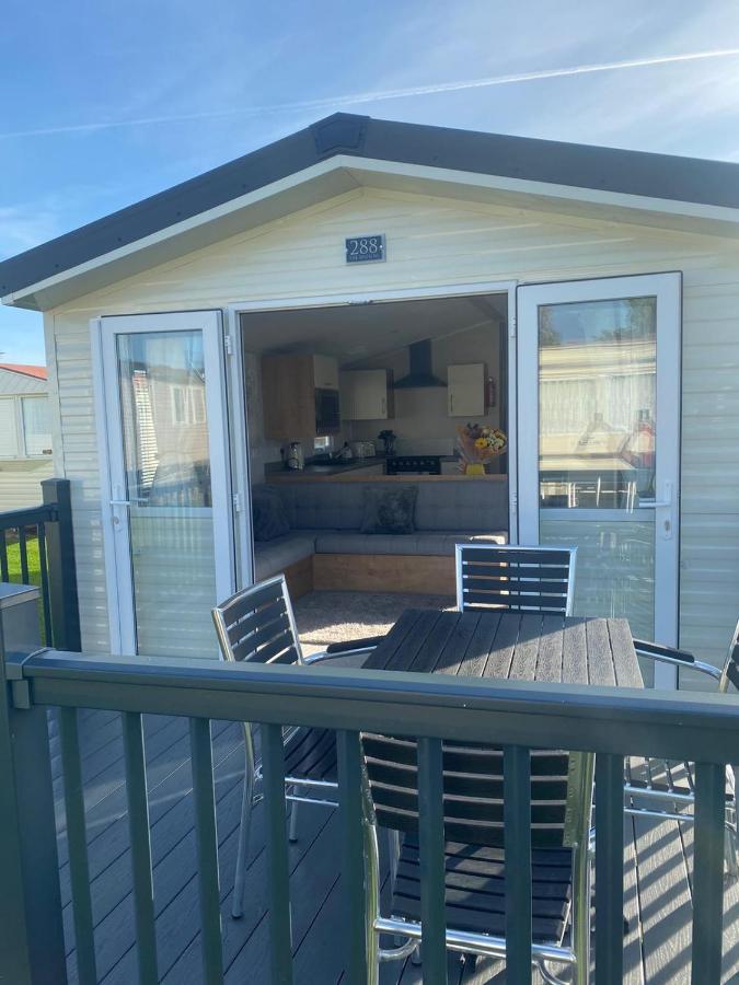 Modern 3 Bedroom Caravan Near The Beach Walton-on-the-Naze Luaran gambar