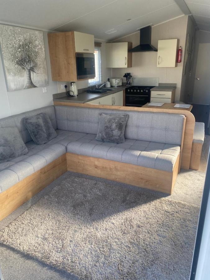 Modern 3 Bedroom Caravan Near The Beach Walton-on-the-Naze Luaran gambar