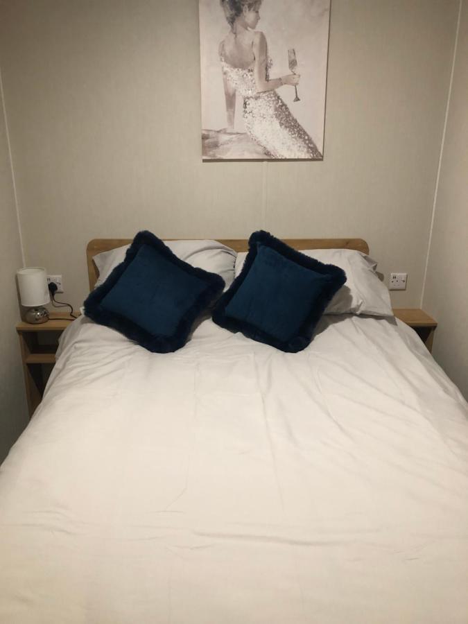 Modern 3 Bedroom Caravan Near The Beach Walton-on-the-Naze Luaran gambar