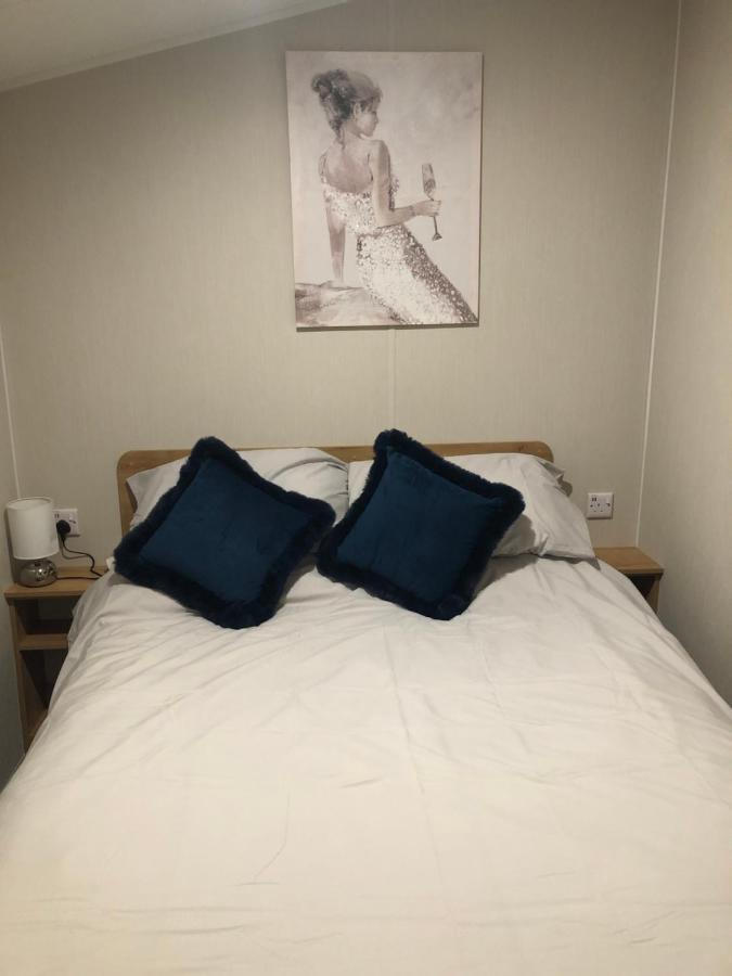 Modern 3 Bedroom Caravan Near The Beach Walton-on-the-Naze Luaran gambar